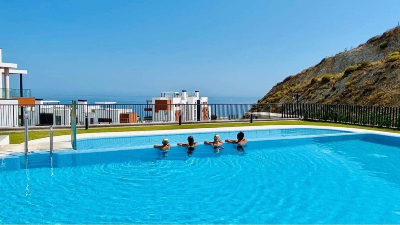 Paradise In 푸엔히롤라 외부 사진